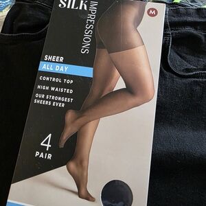 Impressions Silk Sheer Control Top Pantyhose - Black